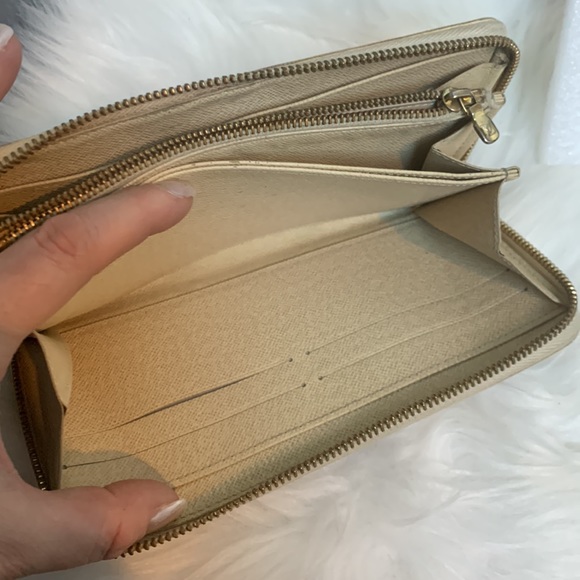 2012 authentic Louis Vuitton Damier Azure (DA) zippy long wallet - Picture 14 of 16